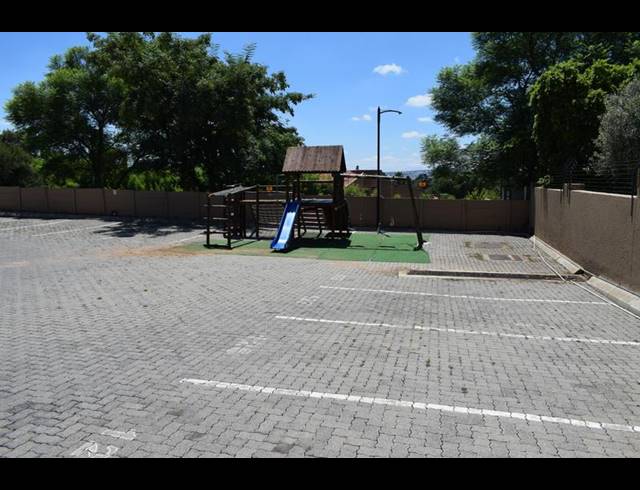 2 BEDROOM TOWNHOUSE FOR SALE IN BUCCLEUCH